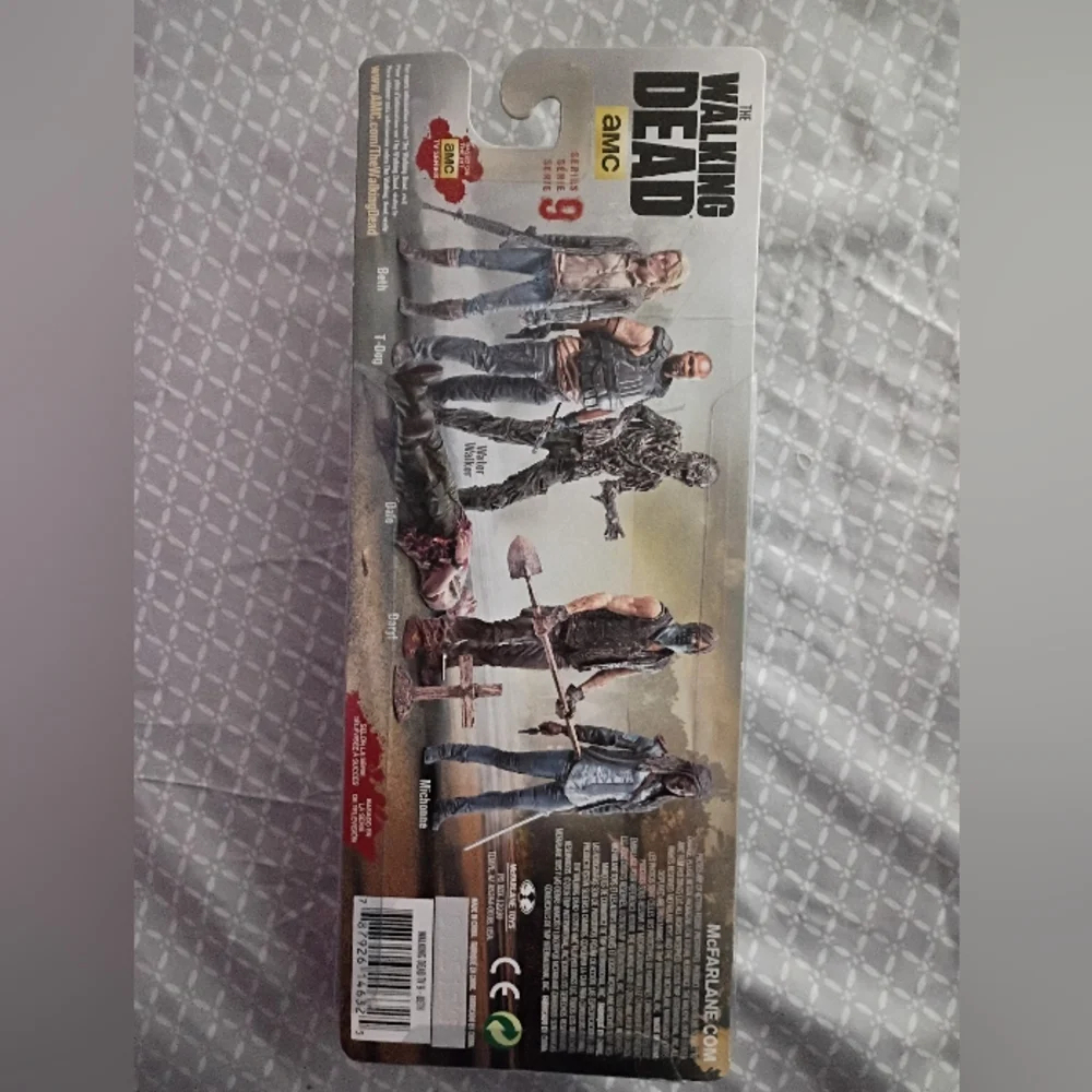 TWD Beth Action Figure - Picture 2 of 5